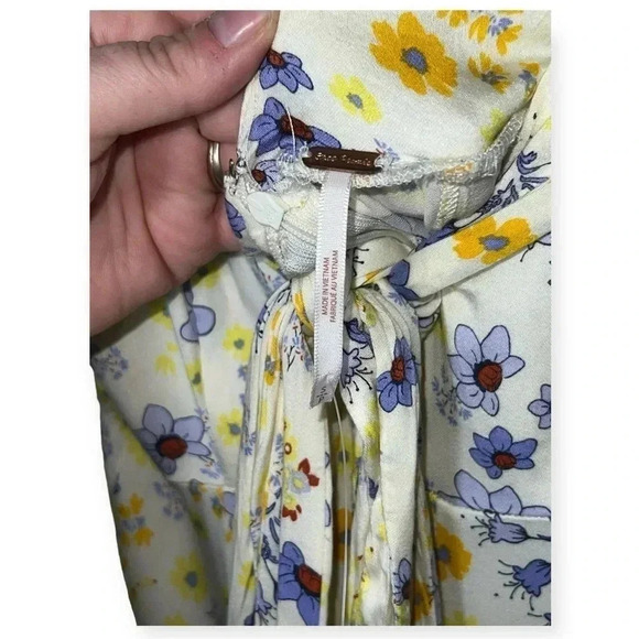 1806. FREE PEOPLE IT TAKE TWO WRAP DRESS IN IVORY COMBO SIZE SMALL KEYHOLES - Picture 6 of 10